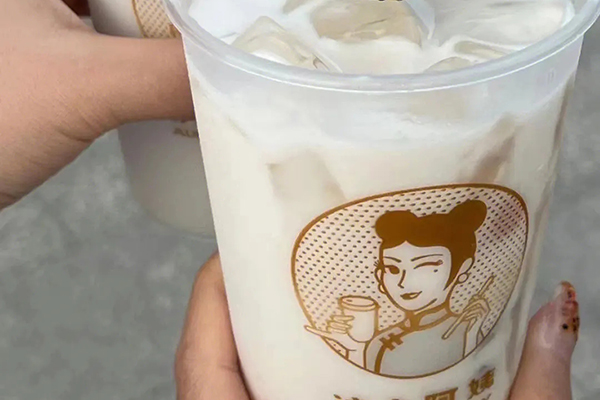 深入解析沪上阿姨奶茶加盟费用，为您提供专业建议